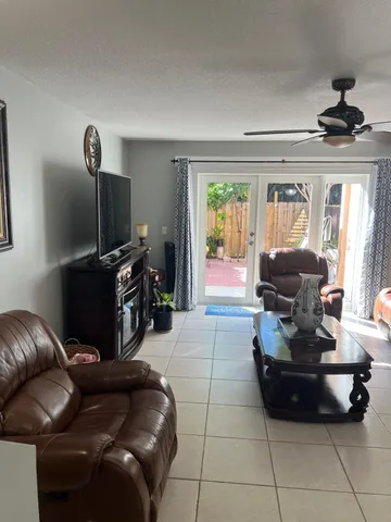 $2,200 | 1602 Lakeview Drive West, Royal Palm Beach, FL 33411