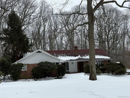 $1,595,000 | 15 Springwood Path, Syosset, NY 11791