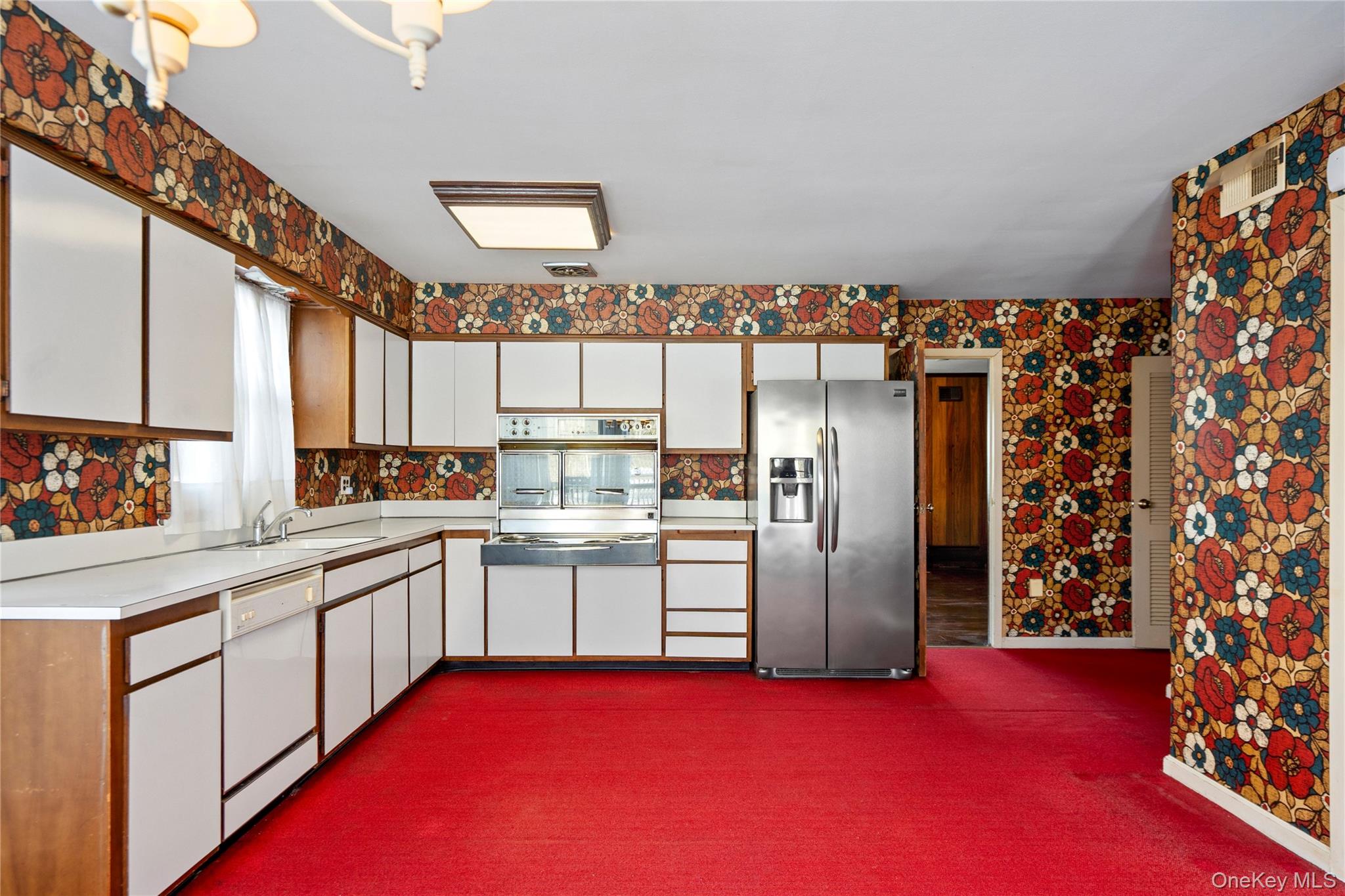 15 Springwood Path Syosset, NY 11791 - Photo 12 of 32 Eat In Kitchen