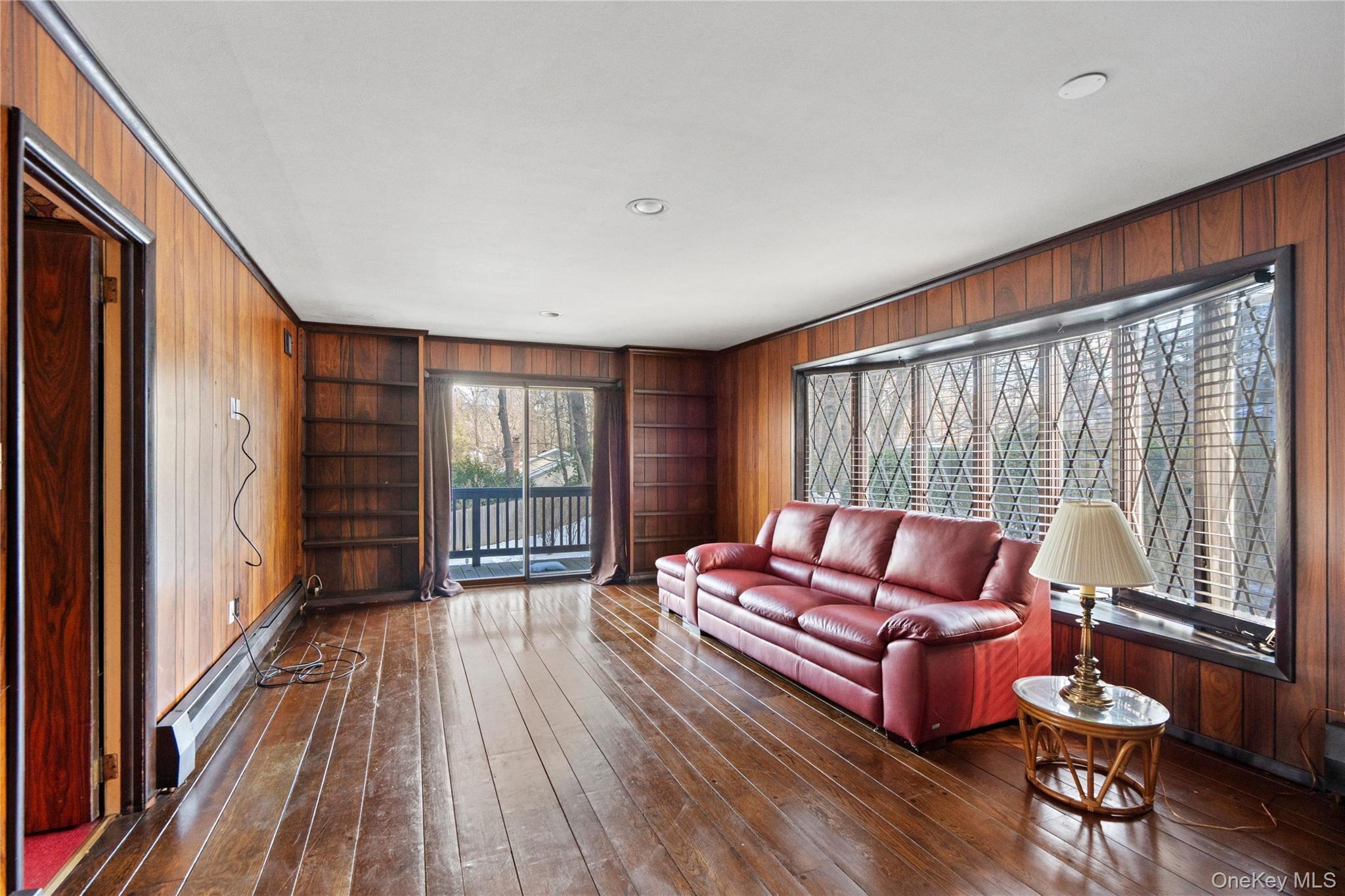 15 Springwood Path Syosset, NY 11791 - Photo 16 of 32 Planked Floors