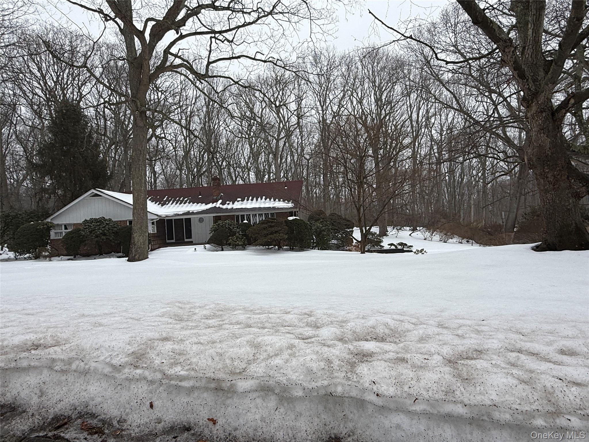 15 Springwood Path Syosset, NY 11791 - Photo 3 of 3