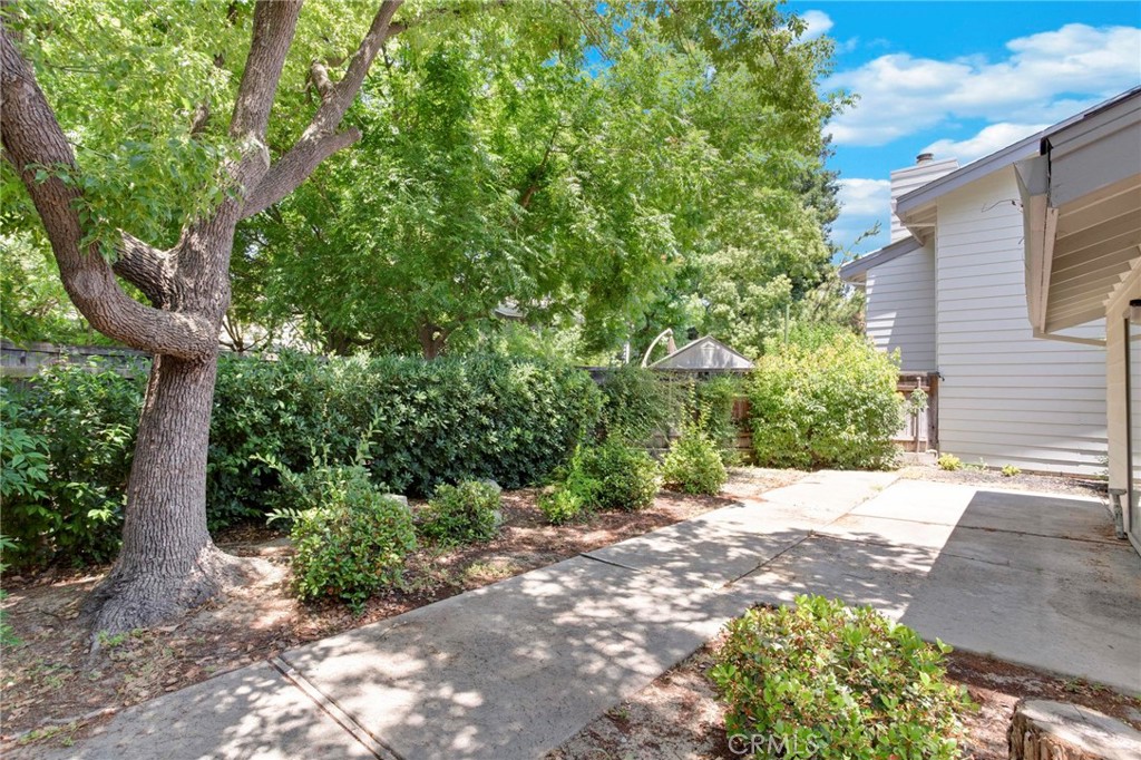 3350 M Street, Unit 24 Merced, CA 95348 - Photo 30 of 38 a view of a back yard
