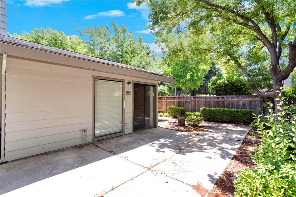 3350 M Street, Unit 24 Merced, CA 95348 - Photo 33 of 38 a view of a chair and table in backyard of the house