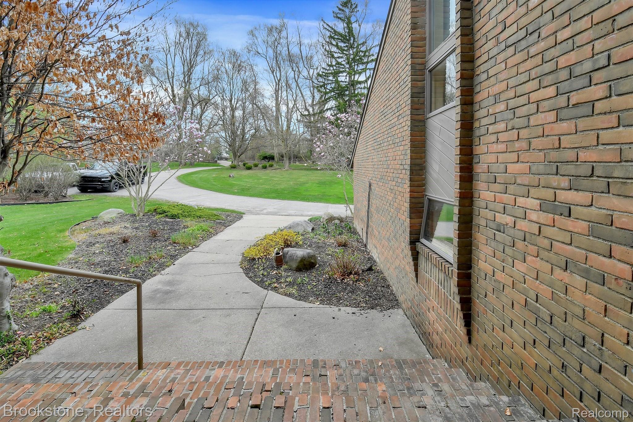 1805 Washington Road Rochester, MI 48306 - Photo 11 of 61 DSC_2512.jpg