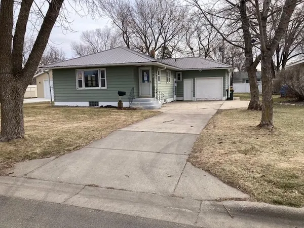 $195,000 | 633 Stearns Avenue, Paynesville, MN 56362