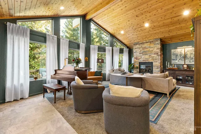 $499,900 | 131 Votech Lane, Elk River, ID 83827