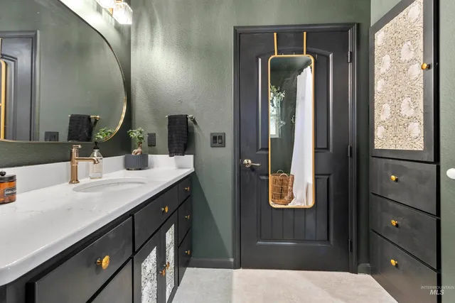 $499,900 | 131 Votech Lane, Elk River, ID 83827