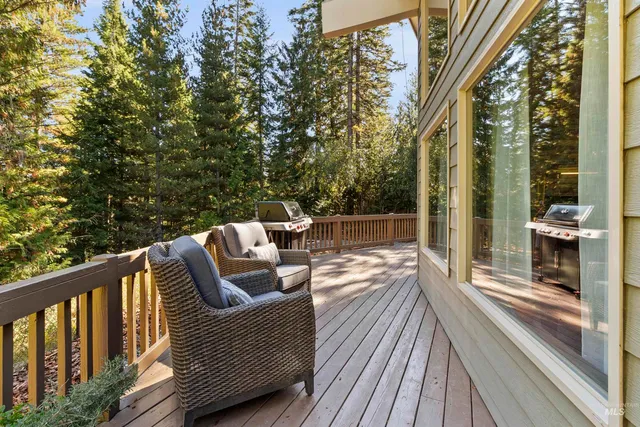 $499,900 | 131 Votech Lane, Elk River, ID 83827