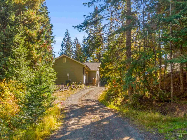 $499,900 | 131 Votech Lane, Elk River, ID 83827