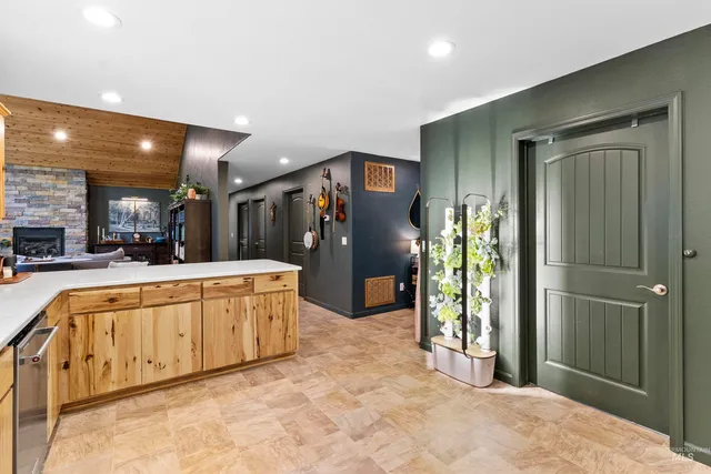 $499,900 | 131 Votech Lane, Elk River, ID 83827