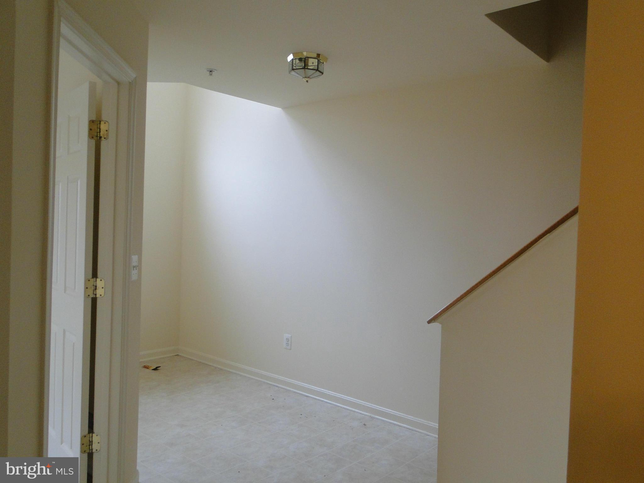4027 Cutty Sark Road Middle River, MD 21220 - Photo 2 of 28 Main Level Foyer