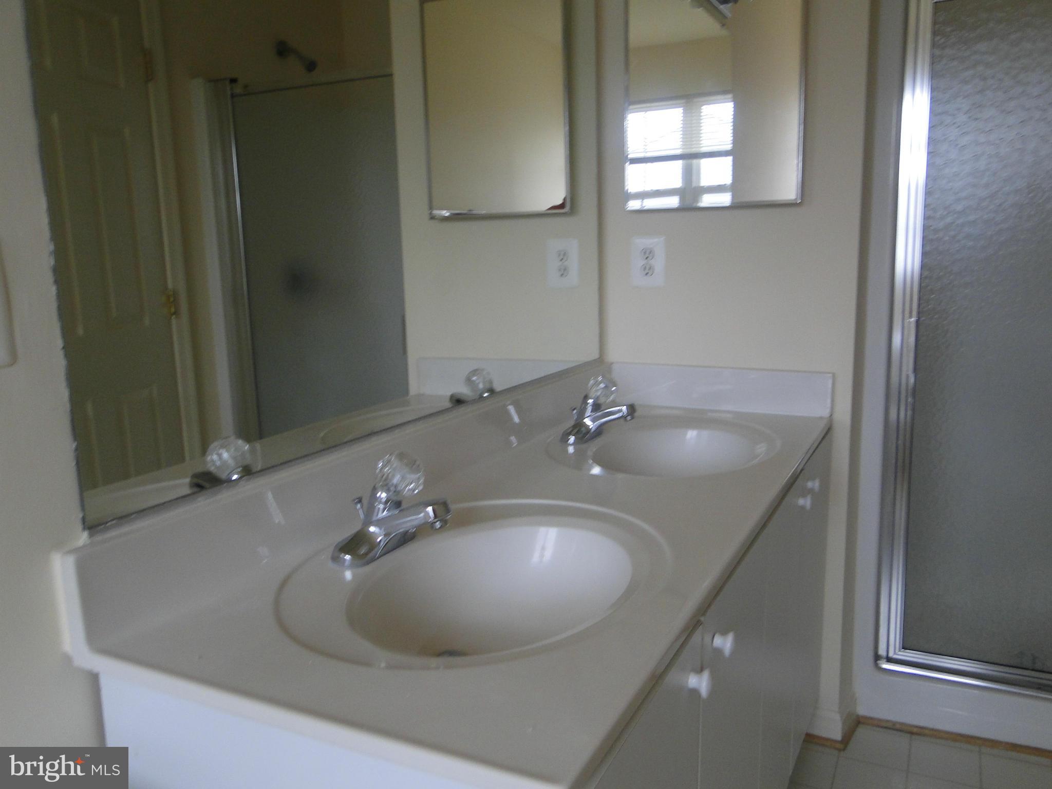 4027 Cutty Sark Road Middle River, MD 21220 - Photo 23 of 28 Bath (Master)