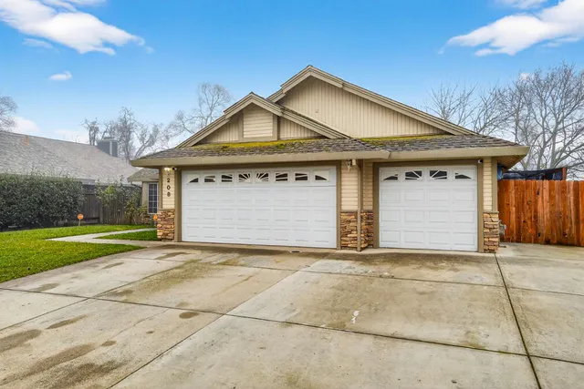 $385,000 | 208 Shady Valley Court, Rio Linda, CA 95673