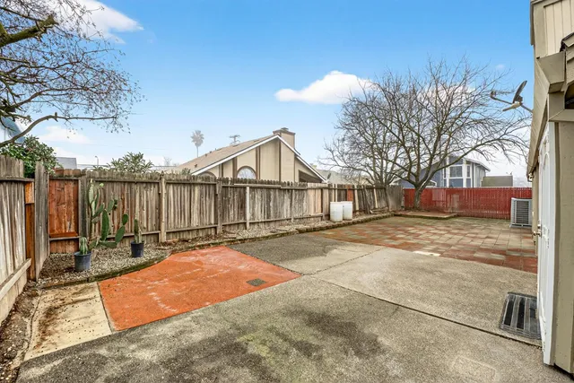 $385,000 | 208 Shady Valley Court, Rio Linda, CA 95673