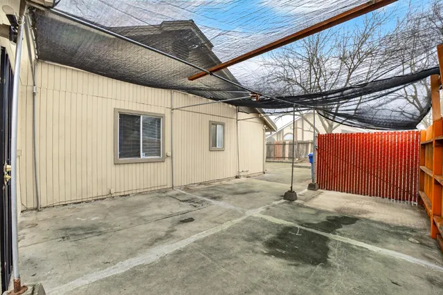 $385,000 | 208 Shady Valley Court, Rio Linda, CA 95673