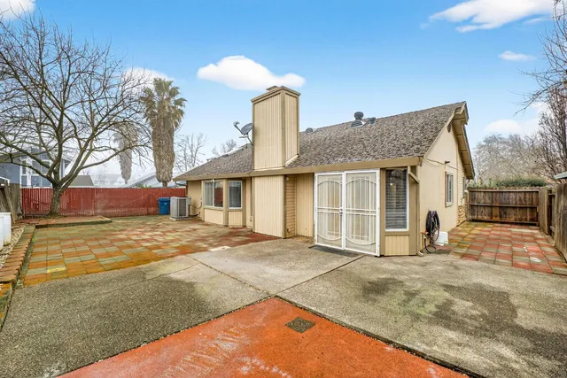 $385,000 | 208 Shady Valley Court, Rio Linda, CA 95673