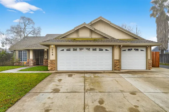 $385,000 | 208 Shady Valley Court, Rio Linda, CA 95673