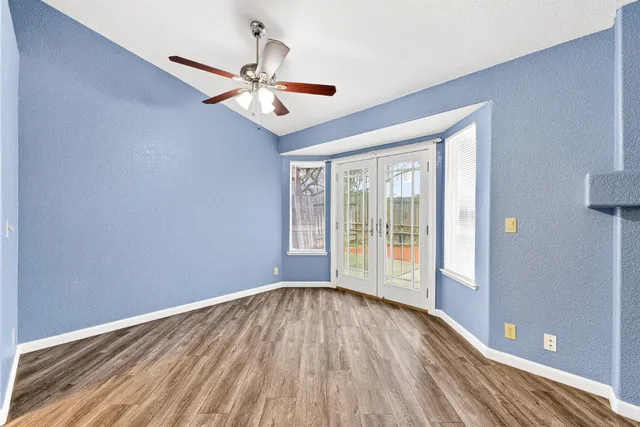 $385,000 | 208 Shady Valley Court, Rio Linda, CA 95673