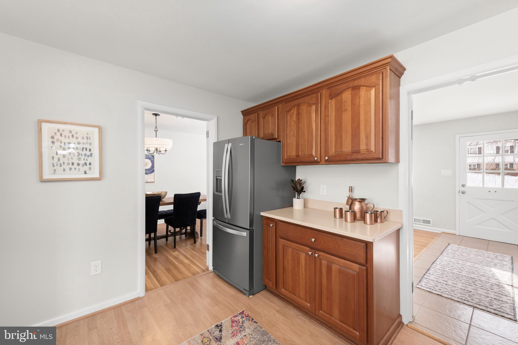 8120 Old Oaks Drive Springfield, VA 22152 - Photo 17 of 57 Silestone counters too