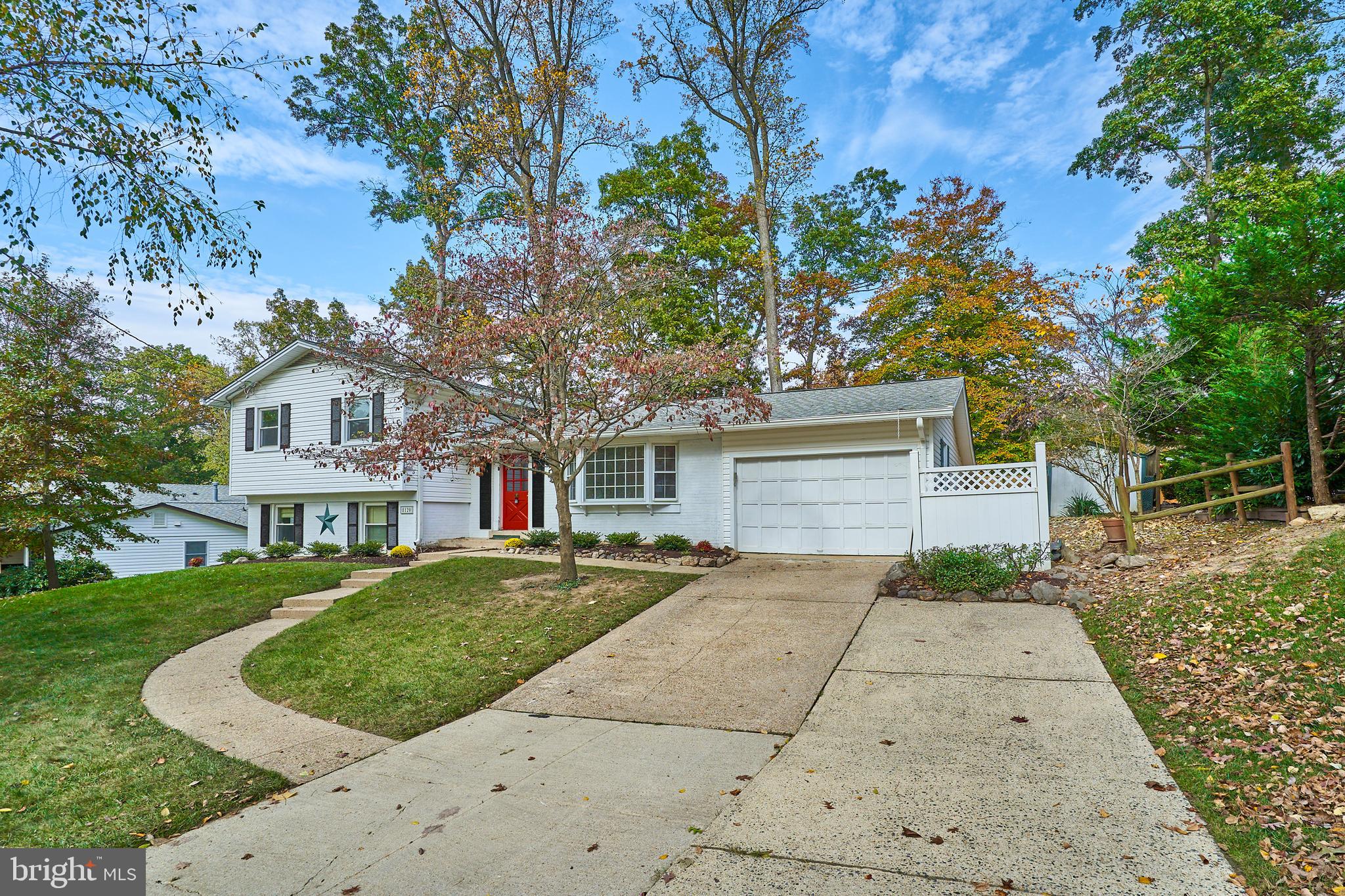 8120 Old Oaks Drive Springfield, VA 22152 - Photo 2 of 57 Charming 5 bedroom home in West Springfield