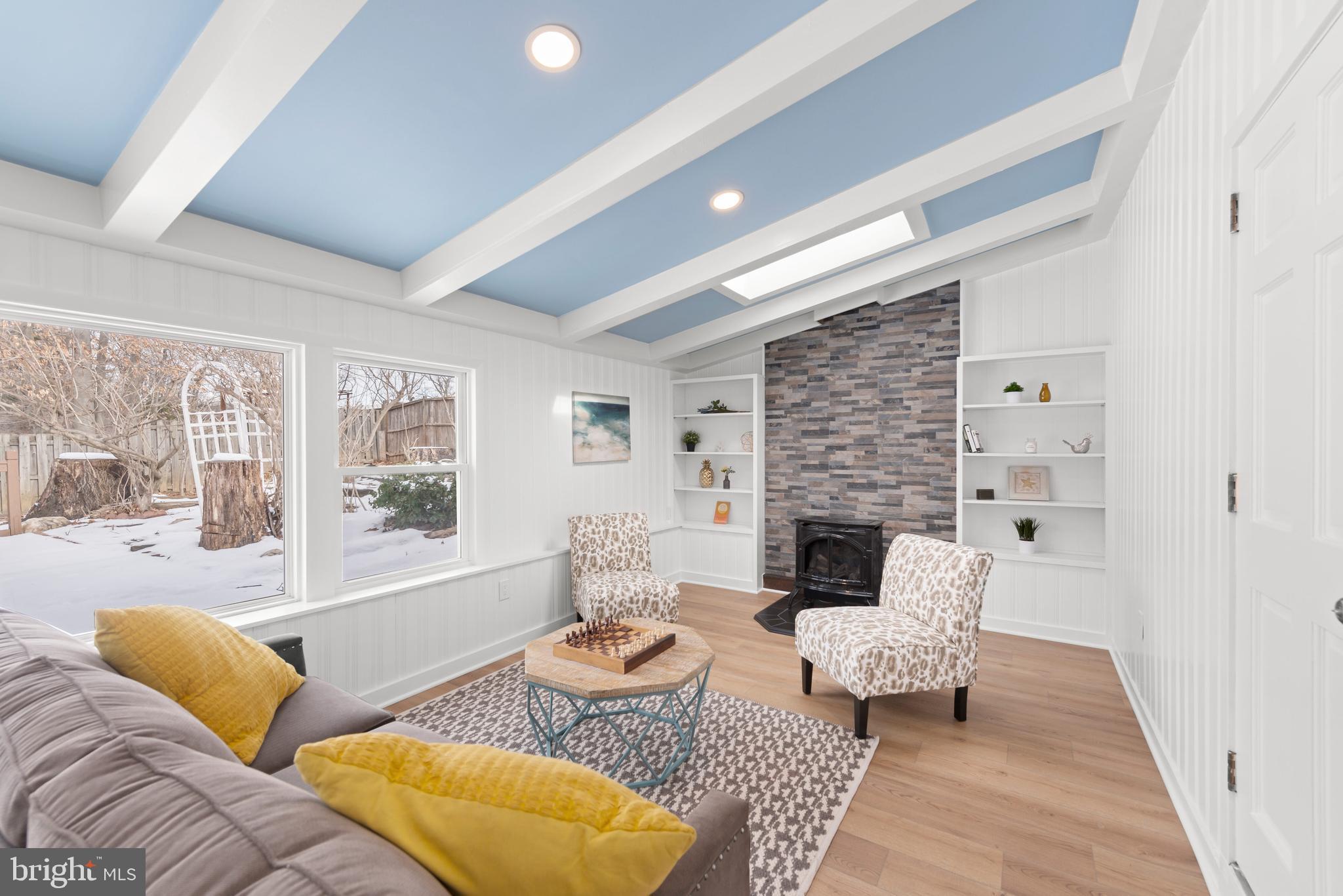 8120 Old Oaks Drive Springfield, VA 22152 - Photo 25 of 57 Lovely built ins too