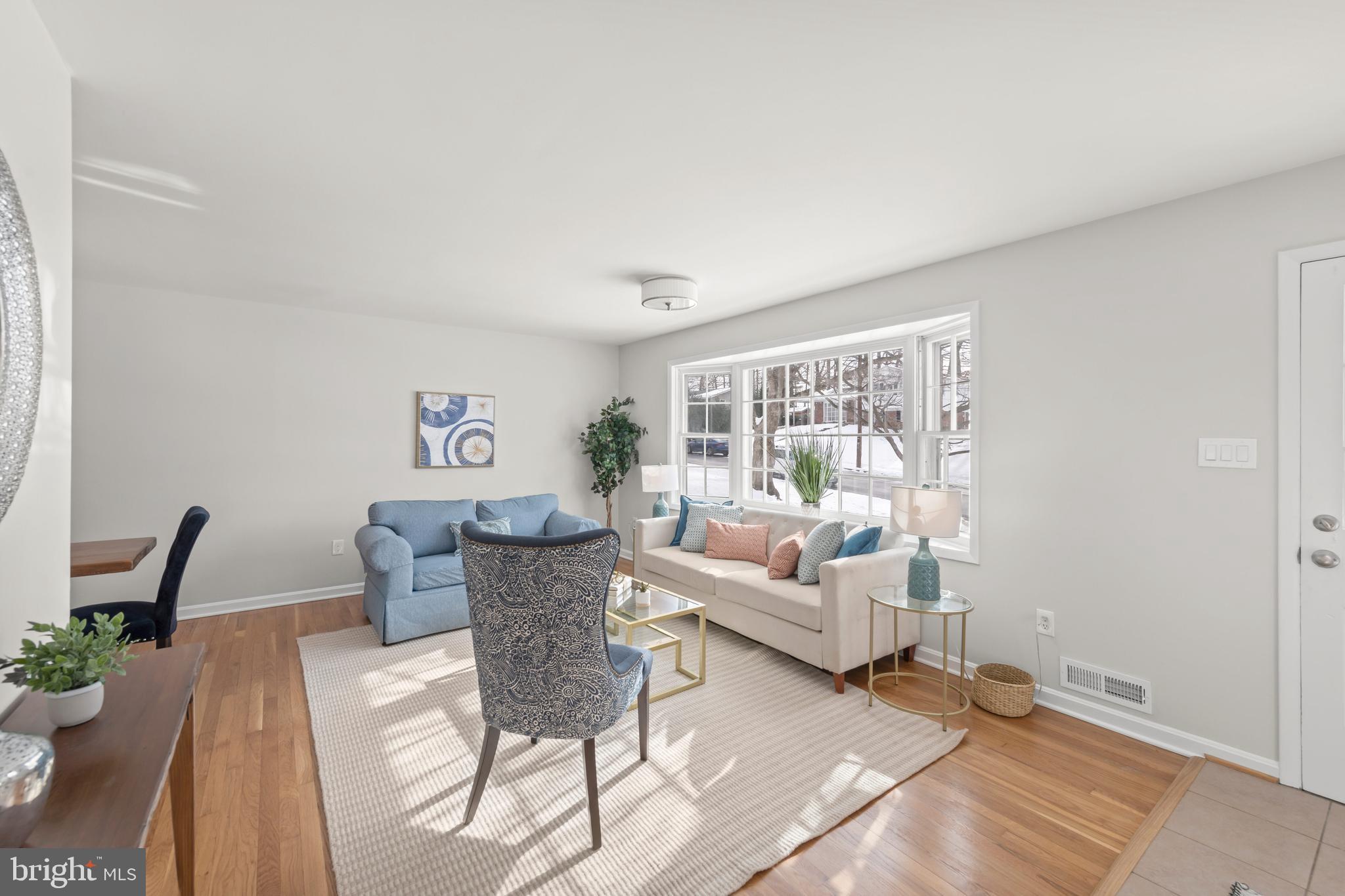 8120 Old Oaks Drive Springfield, VA 22152 - Photo 6 of 57 Beautiful Bay window overlooks green front yard