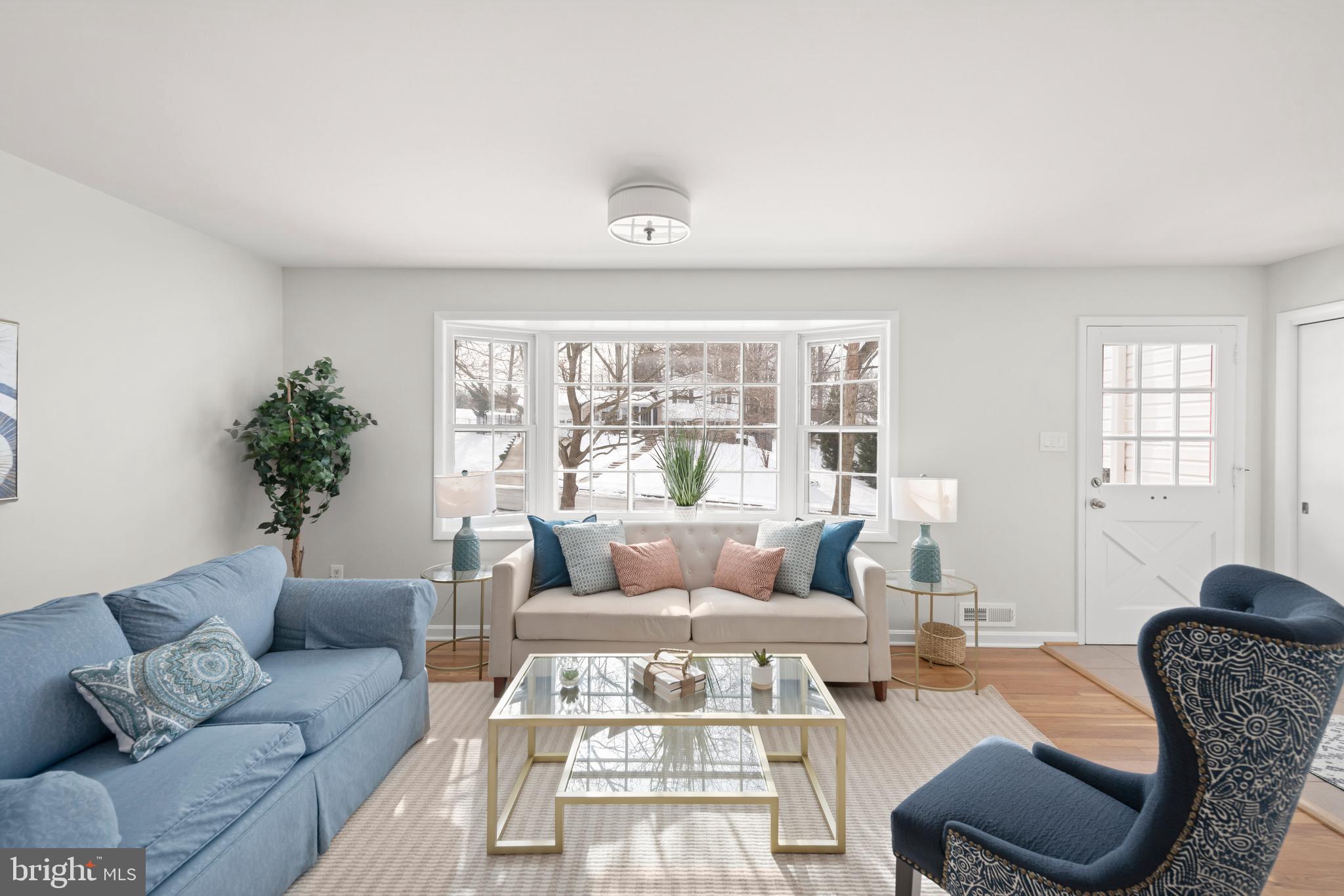 8120 Old Oaks Drive Springfield, VA 22152 - Photo 7 of 57 Great space for multiple layout options