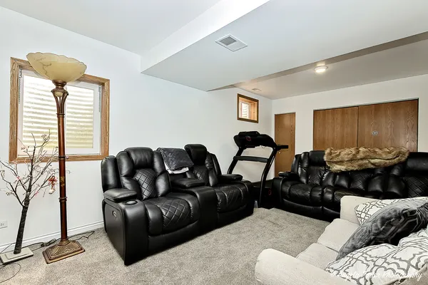 $2,550 | 2155 North Millstone Drive, Lake Villa, IL 60046