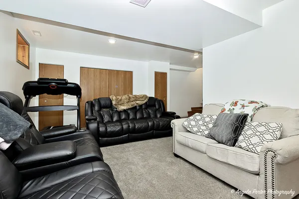 $2,550 | 2155 North Millstone Drive, Lake Villa, IL 60046