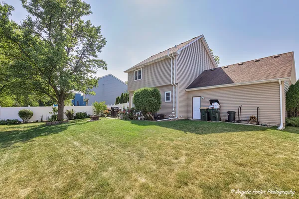 $2,550 | 2155 North Millstone Drive, Lake Villa, IL 60046