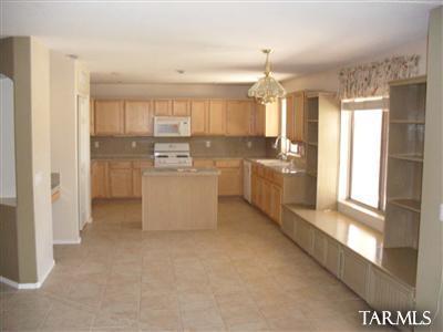12283 North Mt Bigelow Road Oro Valley, AZ 85755 - Photo 3 of 10
