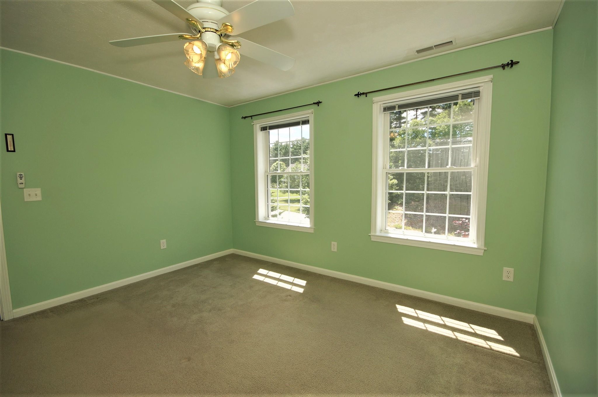 2 Augusta Way Litchfield, NH 03052 - Photo 27 of 40
