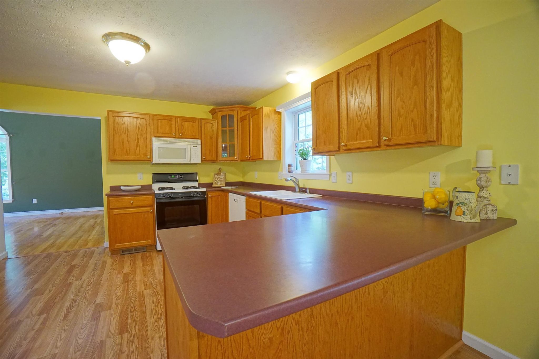2 Augusta Way Litchfield, NH 03052 - Photo 6 of 40