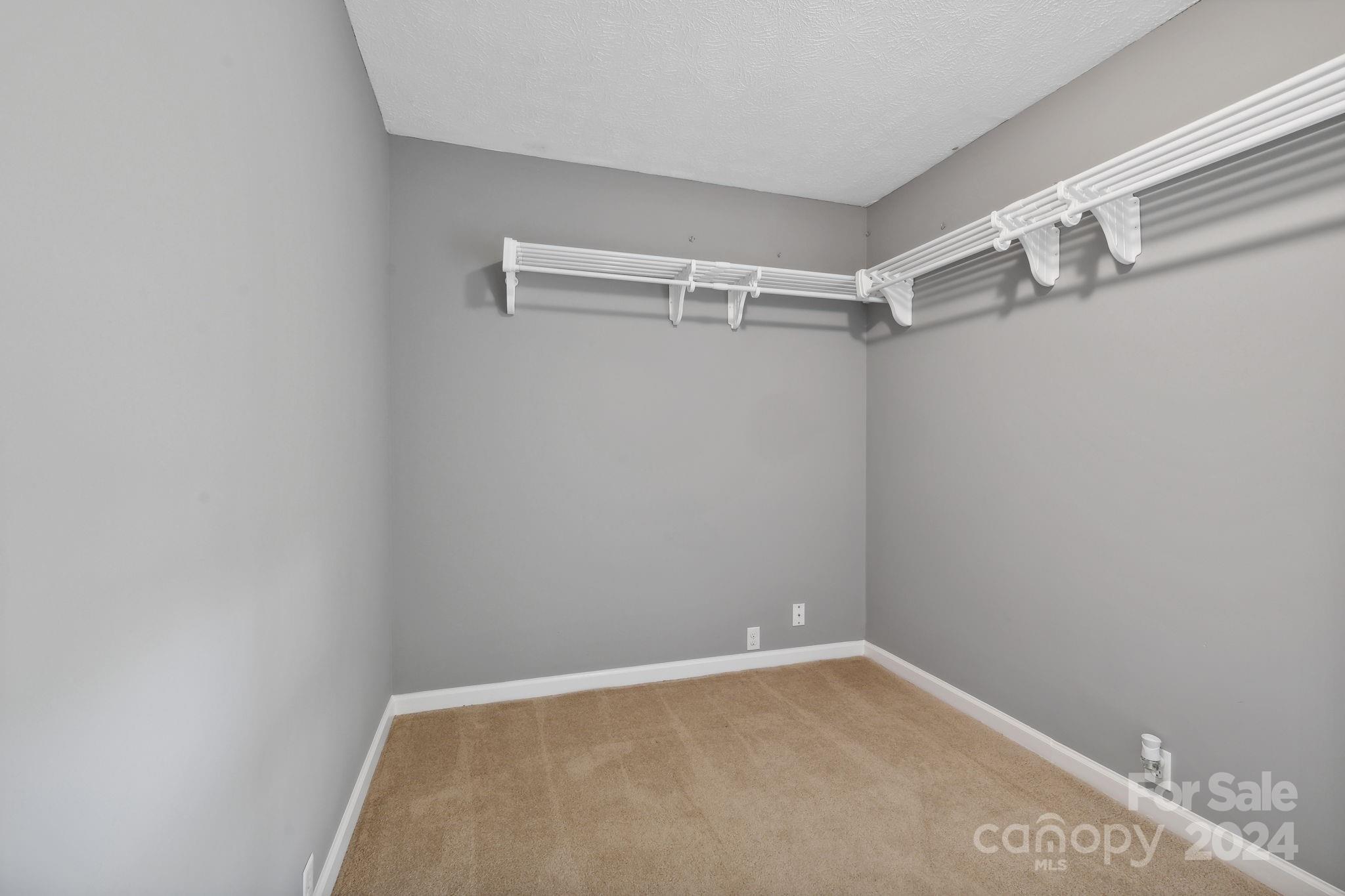 118 Loop Road Hendersonville, NC 28792 - Photo 13 of 26 Gallery Image 13
