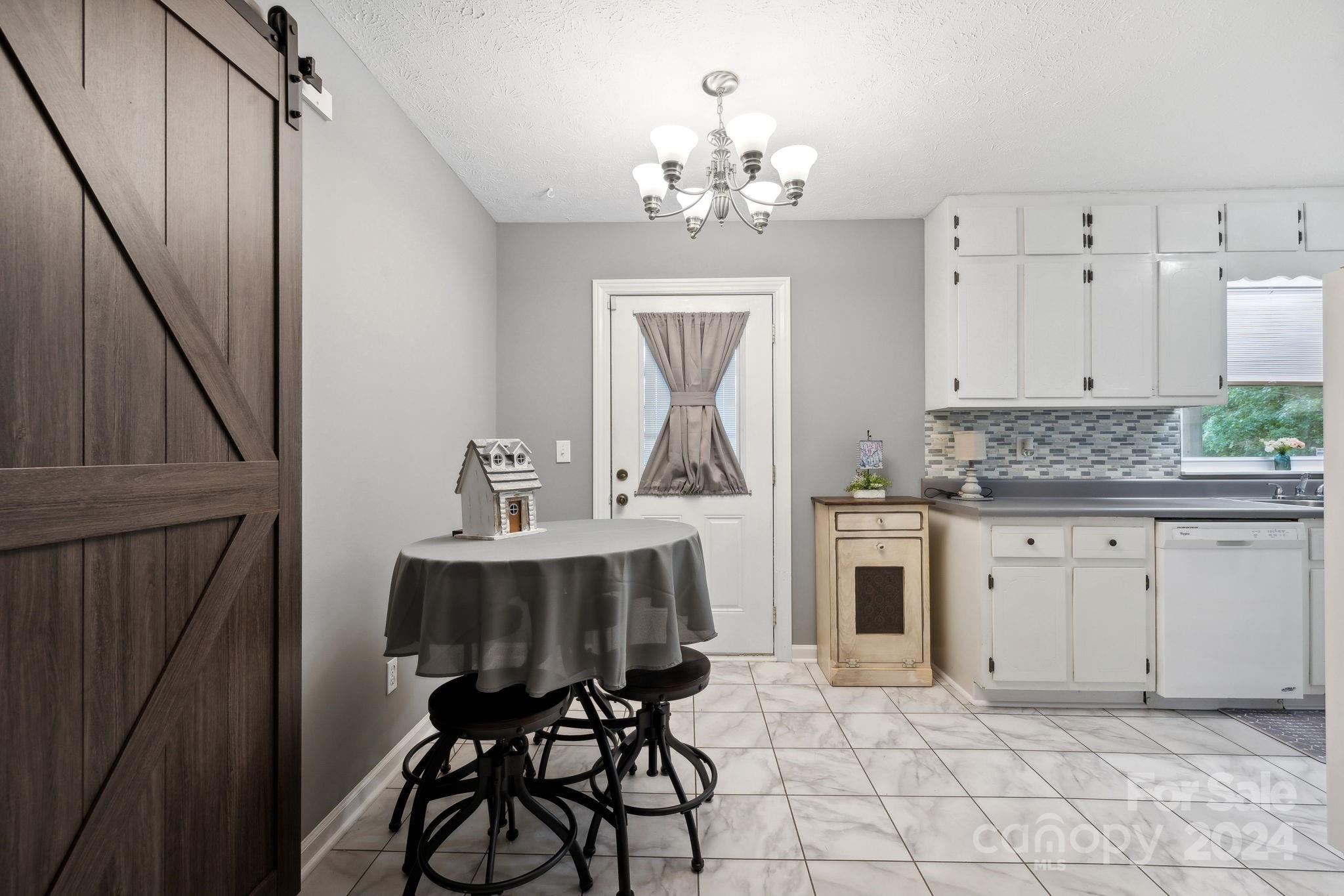 118 Loop Road Hendersonville, NC 28792 - Photo 25 of 26 Gallery Image 25