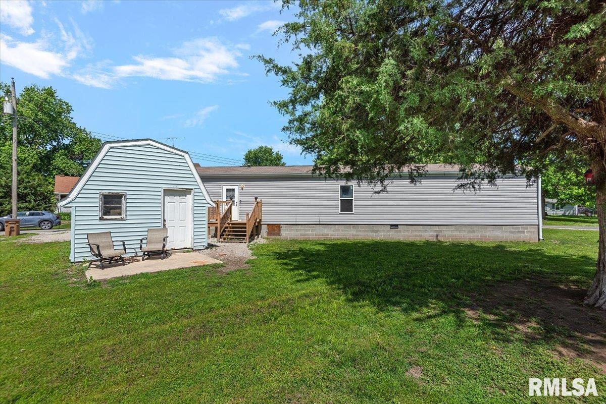 421 West Monroe Street Girard, IL 62640 - Photo 25 of 36