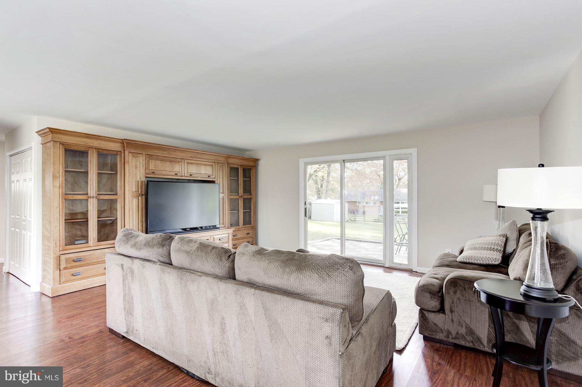 6102 Hanover Avenue Springfield, VA 22150 - Photo 5 of 30 Family Room