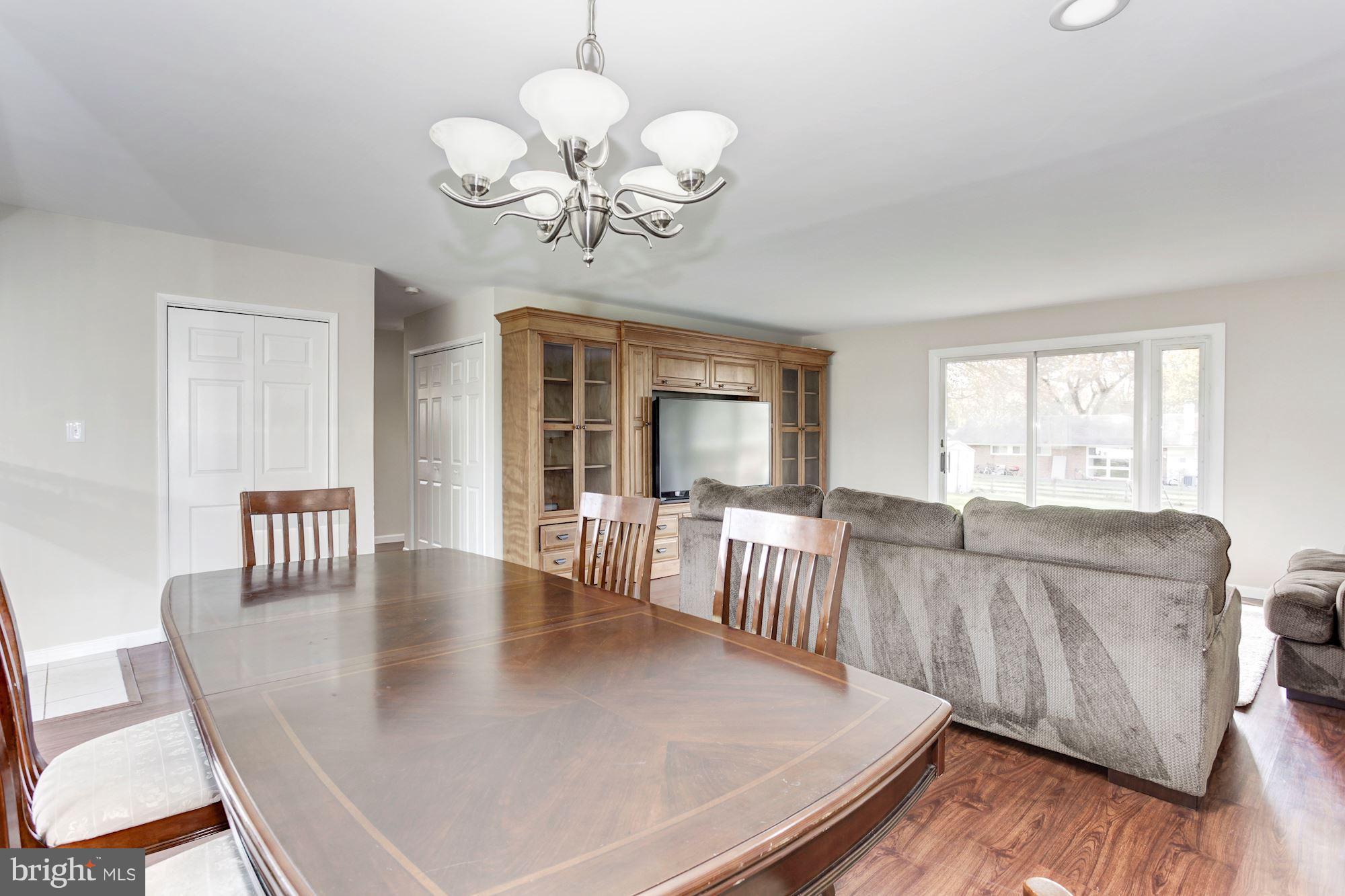 6102 Hanover Avenue Springfield, VA 22150 - Photo 8 of 30 Dining Room
