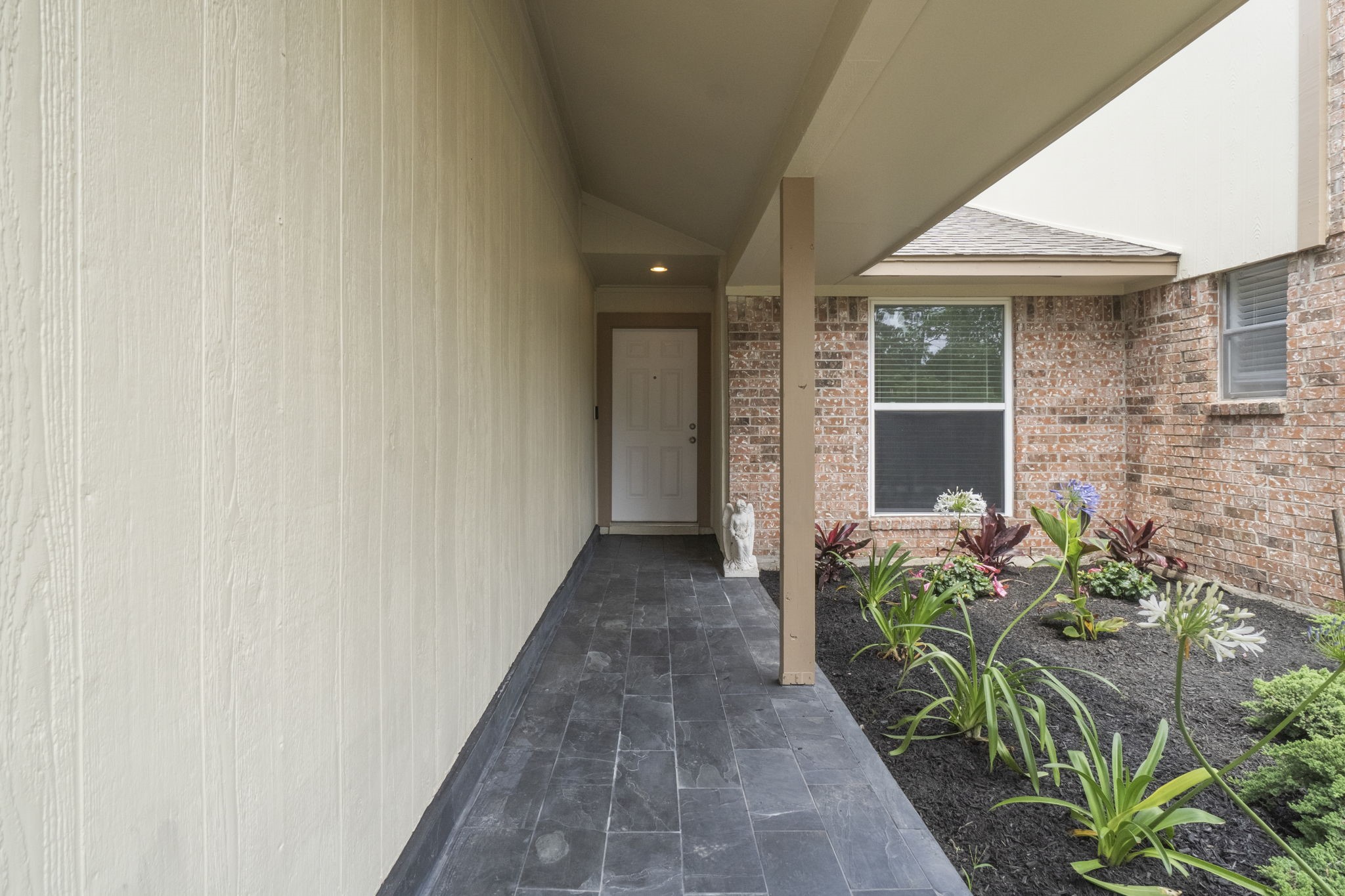 5323 Mossgrey Lane Spring, TX 77373 - Photo 4 of 31