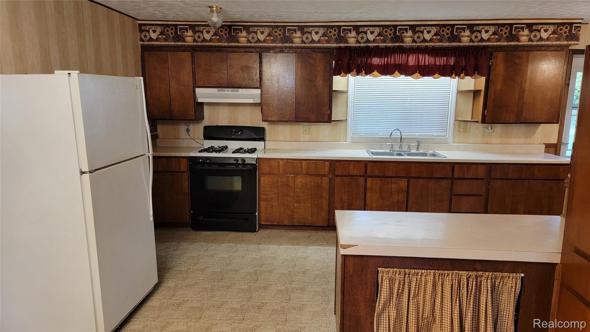 16009 Imlay City Road Capac, MI 48014 - Photo 22 of 25 20210927_175932.jpg
