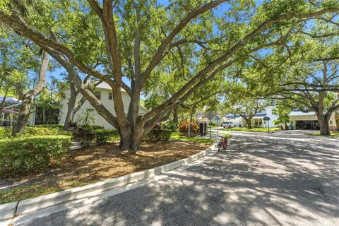 $1,190,000 | 3203 Lake Green Court, Tampa, FL 33611