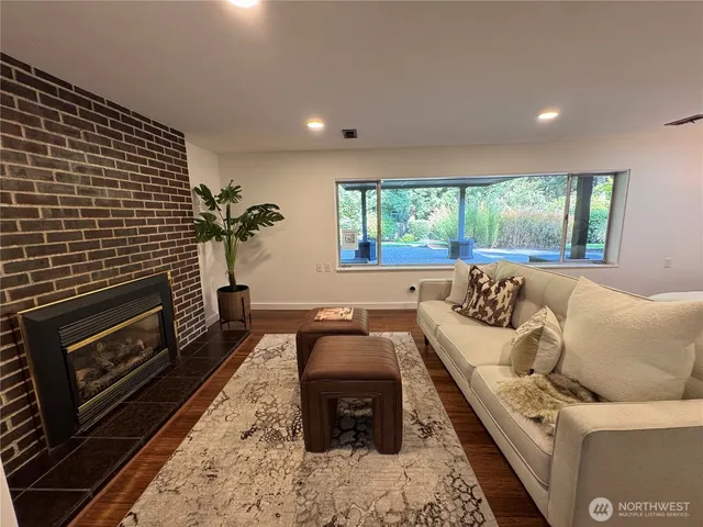 $6,200 | 12442 Northeast 6th Place, Bellevue, WA 98005