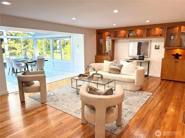 $6,200 | 12442 Northeast 6th Place, Bellevue, WA 98005