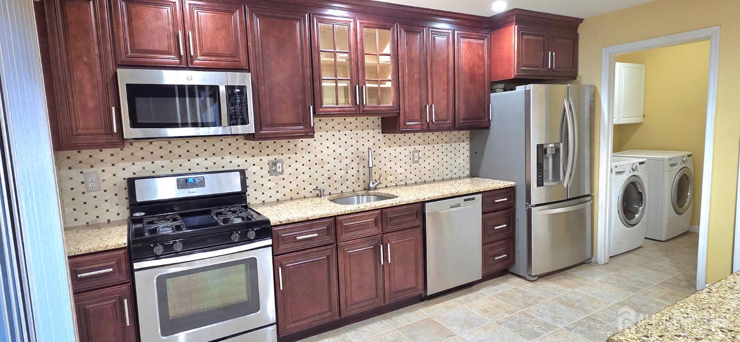 44 Azalea Court Monmouth Junction, NJ 08852 - Photo 2 of 21