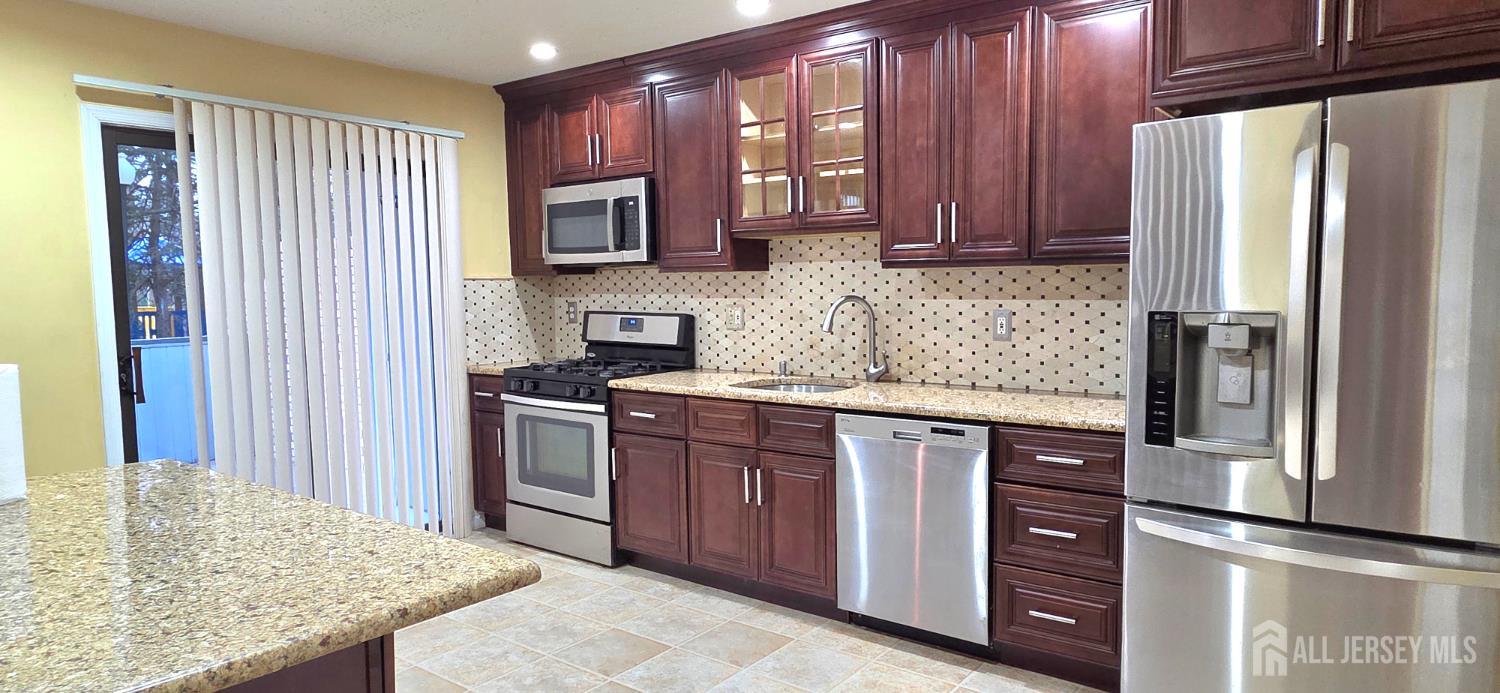 44 Azalea Court Monmouth Junction, NJ 08852 - Photo 3 of 21