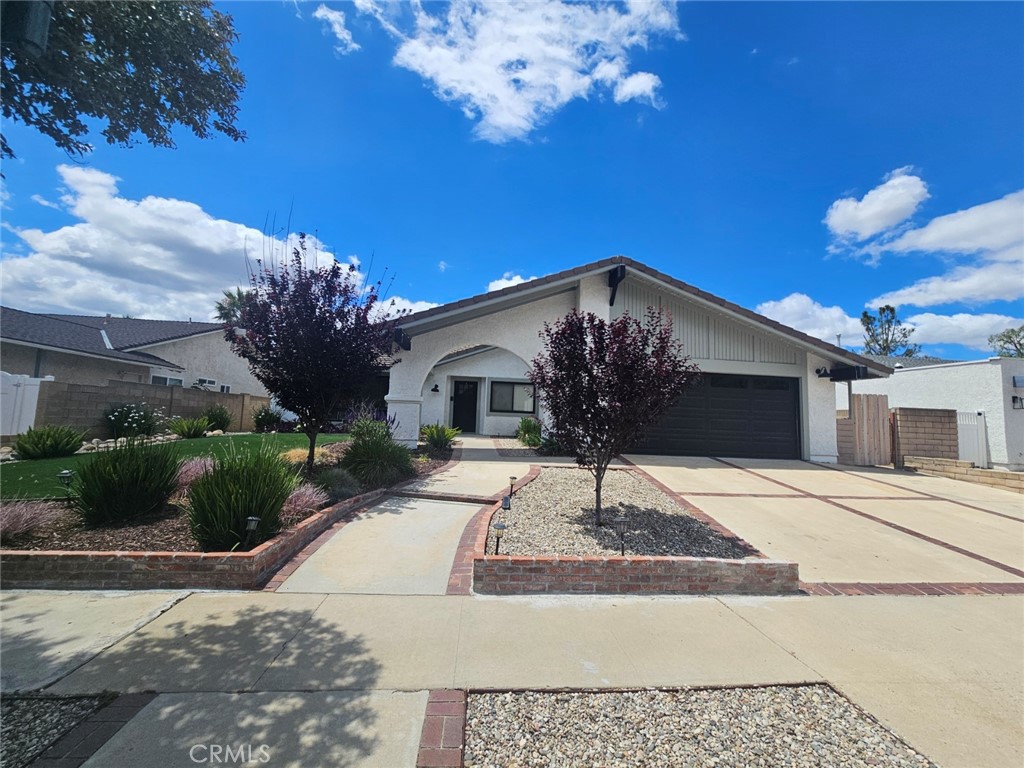 4722 Summit Avenue Simi Valley, CA 93063 - Photo 2 of 28