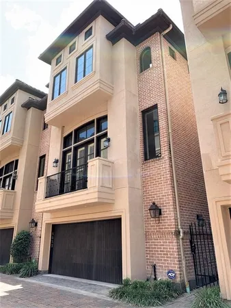$3,195 | 5033 La Branch Street, Houston, TX 77004