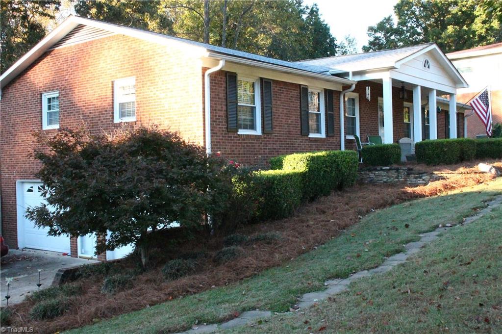 207 Pine Ridge Drive High Point, NC 27262 - Photo 2 of 30 Gallery Image 2