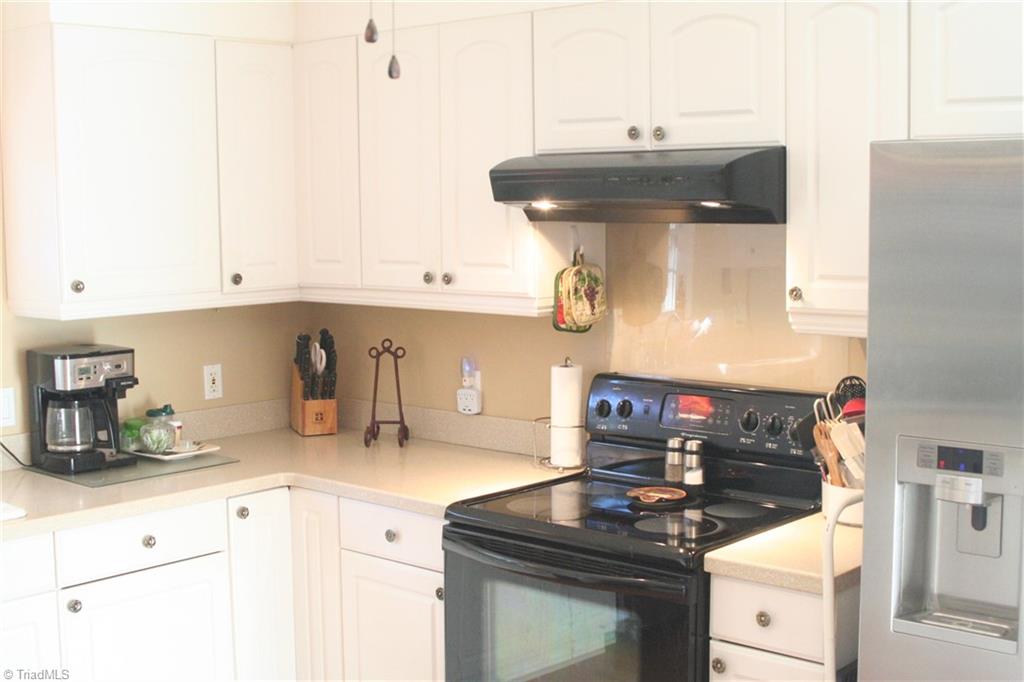 207 Pine Ridge Drive High Point, NC 27262 - Photo 12 of 30 Gallery Image 12