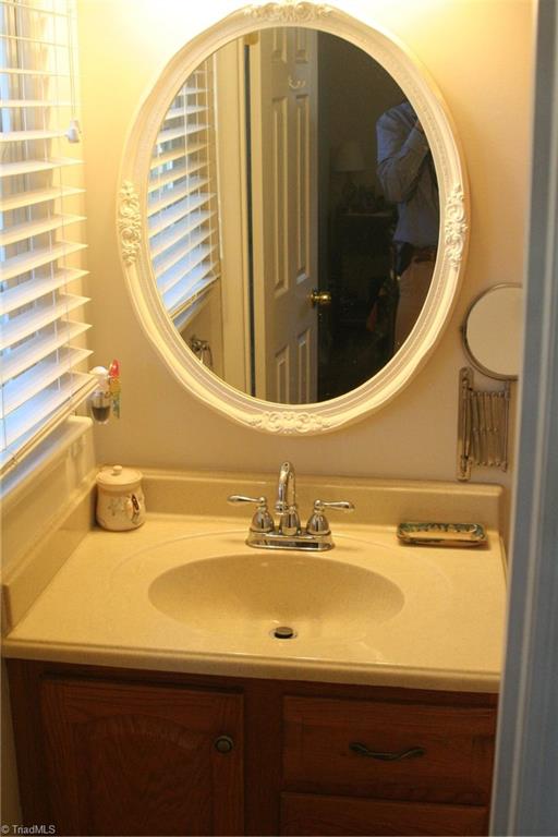 207 Pine Ridge Drive High Point, NC 27262 - Photo 17 of 30 Gallery Image 17